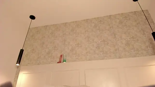 Miss_ambrer_ - HUSH SHAKES MY ASS