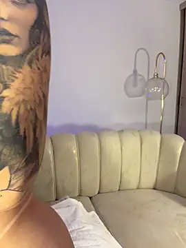 MadelineFox - riding in the doggy-style position