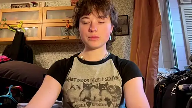 Nellyts - air kiss+flash ass
