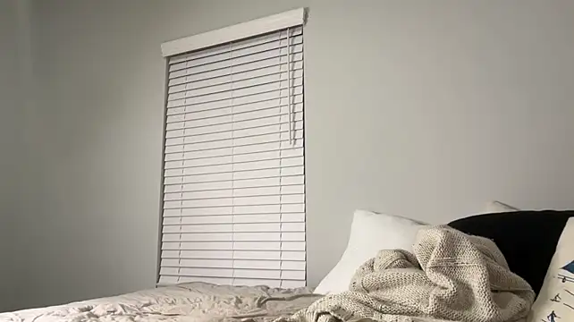 Zoeycaldwellxo - Strip tease