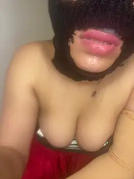 Cristal__Doll - Pussy fingering and squirt in public 💦