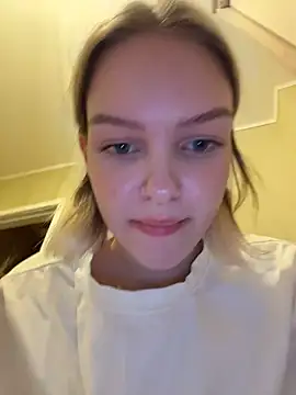 AshleyMur - play with nipple piercing