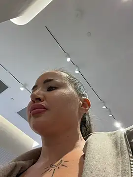 Beautydiamond - Show asshol in the full McDonald