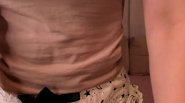Fappershy - flash my nipples through the fingers