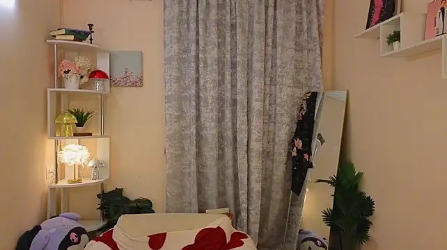 Ivybless - Playing you with tiny soft feet in oil