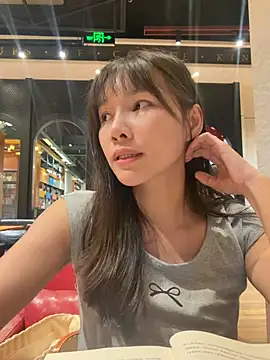 Fire-18 - 学姐为了完成学业 出卖身体 图书馆 搞刺激 完成目标脱内裤