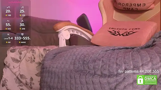 CaseyLabow - take off top and play with nipples