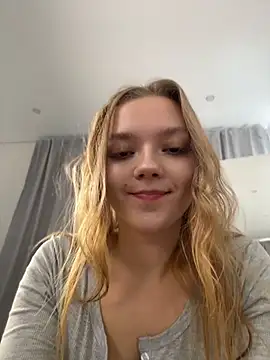 JennyPortman - take offf my top🙈