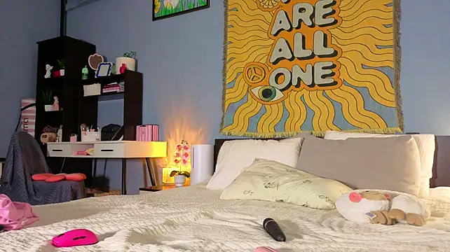 Lottie_cutie - Flash pussy and Put LUSH