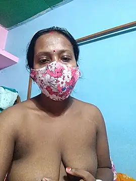 LovelyDarling1997 - Showing pussy