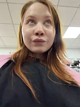 SlavicCandy - flash pussy in a public shopping centre