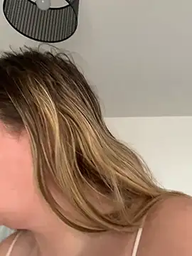 Poppyshaw_ - Bend Over Naked 🍑