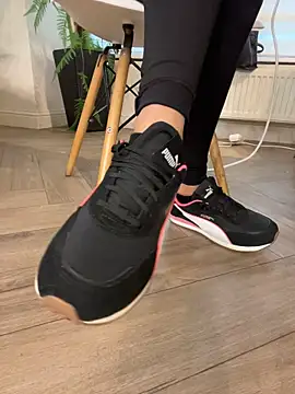 FeetVibe - 💅Toe Wiggle Show