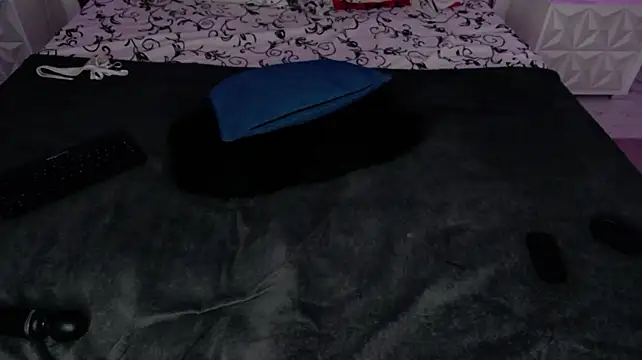 RavenFoxxy - spit on boobs👅👅