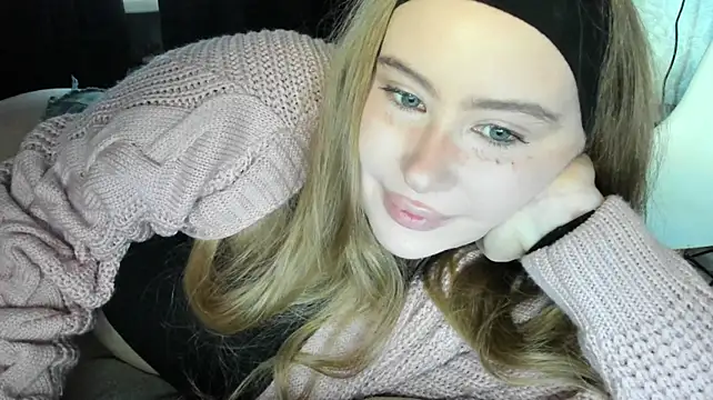 Cassie_twinkle - tits out