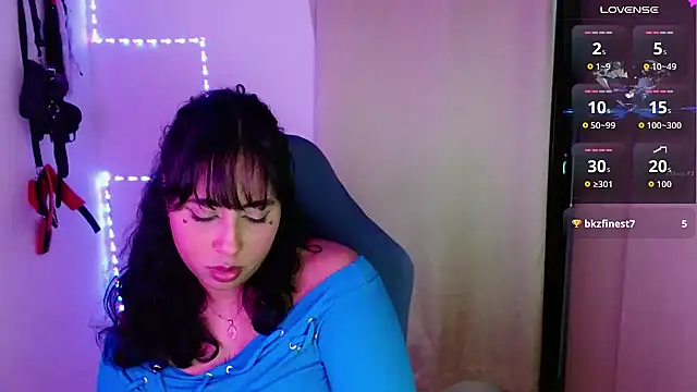Valery__lovex - dildo in the pussy
