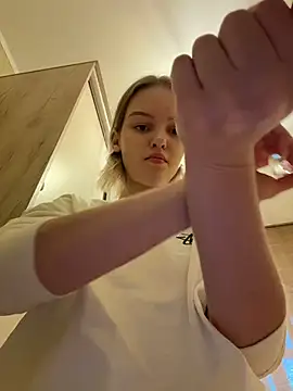 AshleyMur - play with nipple piercing