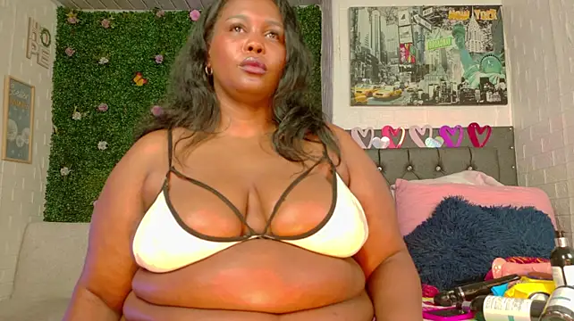 Ebony_544 - A delicious squirt on your face 🔥😈💦
