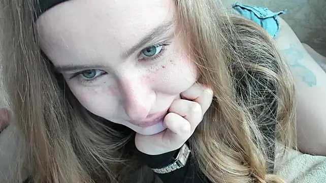 Cassie_twinkle - tits out