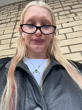 Elfi_InPublic - Massage tits+drool Ahegao in cafe