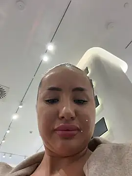 Beautydiamond - Show asshol in the full McDonald