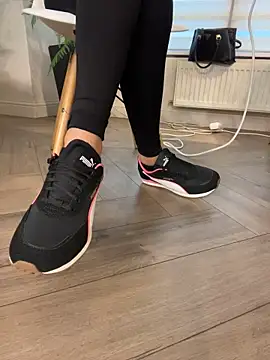 FeetVibe - 💅Toe Wiggle Show