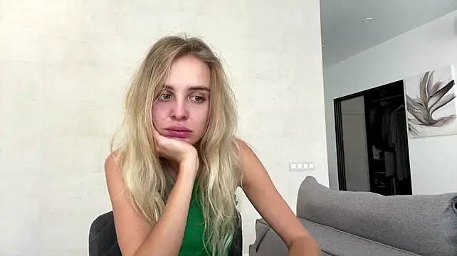 Shy_of_dream - Lots of kisses!)