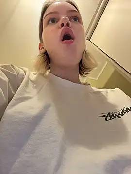 AshleyMur - play with nipple piercing