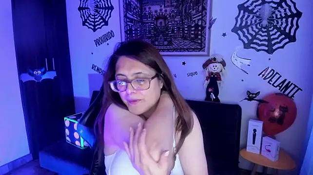 Ivette_Shaira - show suck dildo