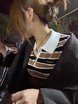 Luck6688 - 户外漏奶Leaking breast milk while out and ab