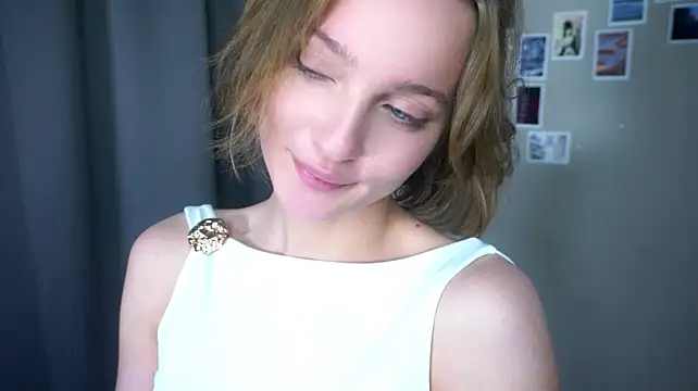 ElvinaBusuttill - lick my finger