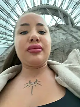 Beautydiamond - Fuck my ass whit 2 fingers