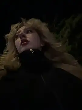 RonnieKiss - Dildo in pussy