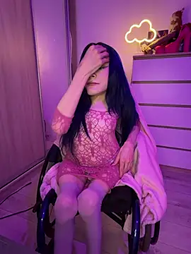 MiniSophiaa - Show ass/doggy 5min