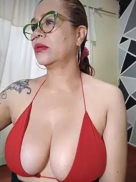 JohannaLuxe - Love let's play with my tits