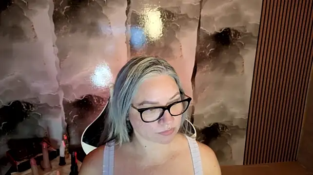 MarianL0ve - 🥵play with my tits👅🍒