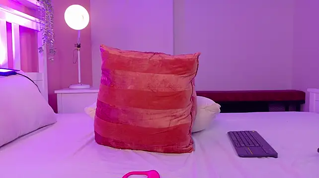 SofiaDiamond_ - plug in my sexy ass + oil❤️‍🔥😈