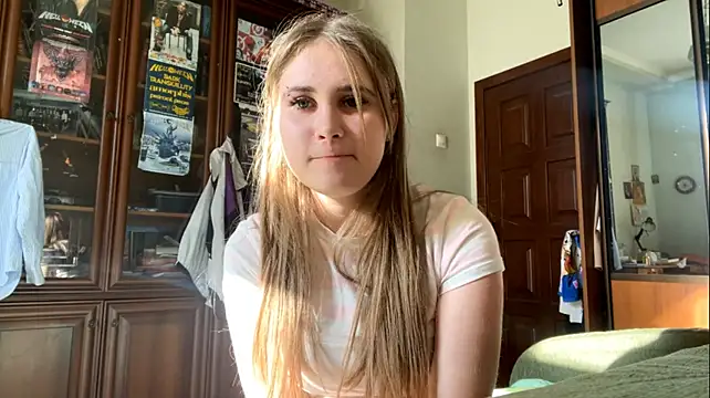 MileyRRoys - Show off my legs🦵