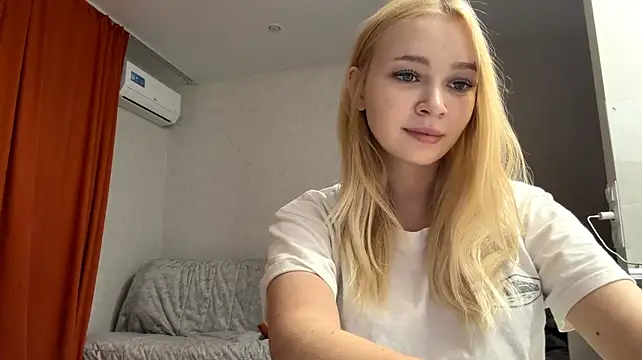 LovelyLisy - touch my sweet body a soft 💞