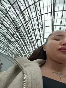 Beautydiamond - Fuck my ass whit 2 fingers