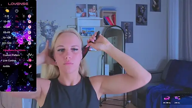Emmi_crystal - finger my pussy