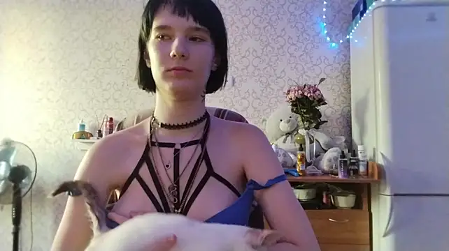 LeanZealand - Rub cream on my tits