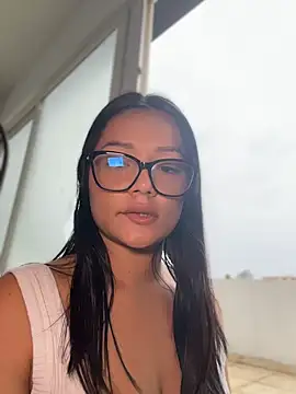 Lola_sweeet18 - squezze boobs Lola