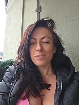 Risky_woman - IN PUBLIC PARK.NUDE SQUIRT