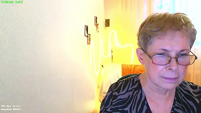 Matilda_Drive - The sweetest, honeyed lips of grandma💋