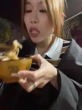 Luck6688 - 户外漏奶Leaking breast milk while out and ab