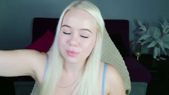 AmelySweety - ANAL PLUG IN MY ASS