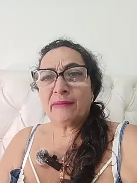 AlessandraLeroy1 - Breasts with oil