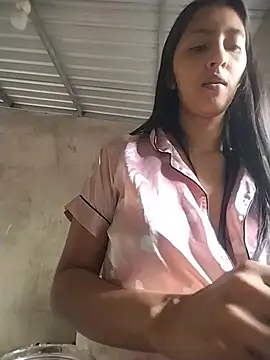 LauraMontaii - DOBLE PENETRADA CON OBJETOS