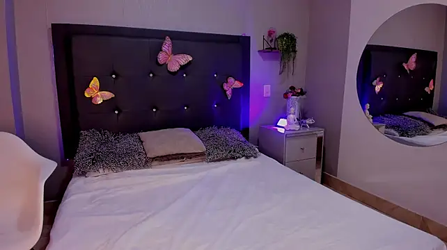 Emma_lye - 🍑🔥clap ass + red ass🍑🔥🤭
